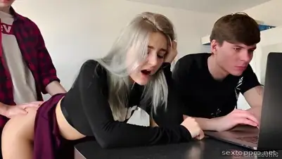 Berhubungan intim dengan pacar sahabatmu