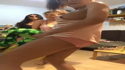 Cam 3 Jablay Joget Heboh Sampe Memek Basah Ngangkang